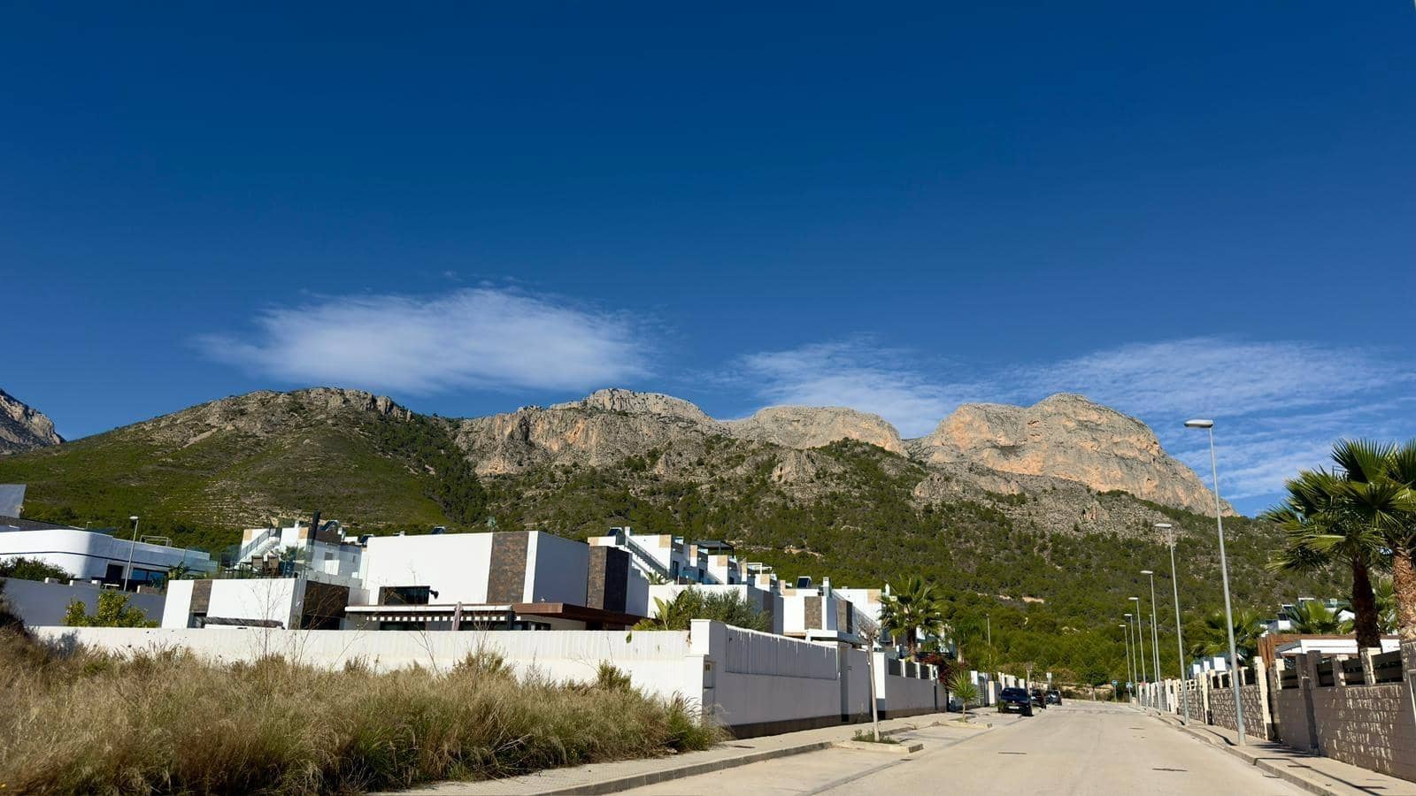 3 bedroom Villa for sale in Polop with pool - € 449,000 (Ref: 9344895)