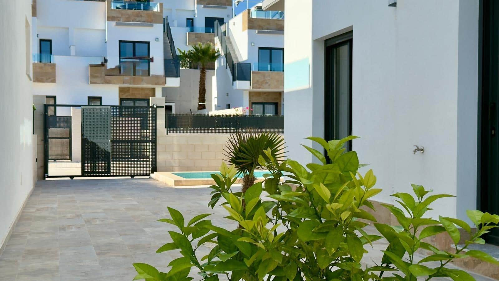 3 bedroom Villa for sale in Polop with pool - € 449,000 (Ref: 9344895)