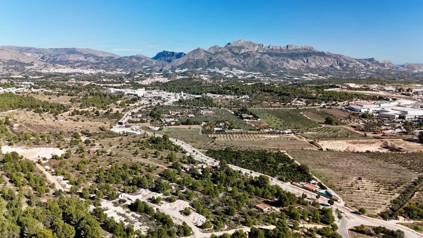 3 bedroom Villa for sale in Polop with pool - € 449,000 (Ref: 9344895)