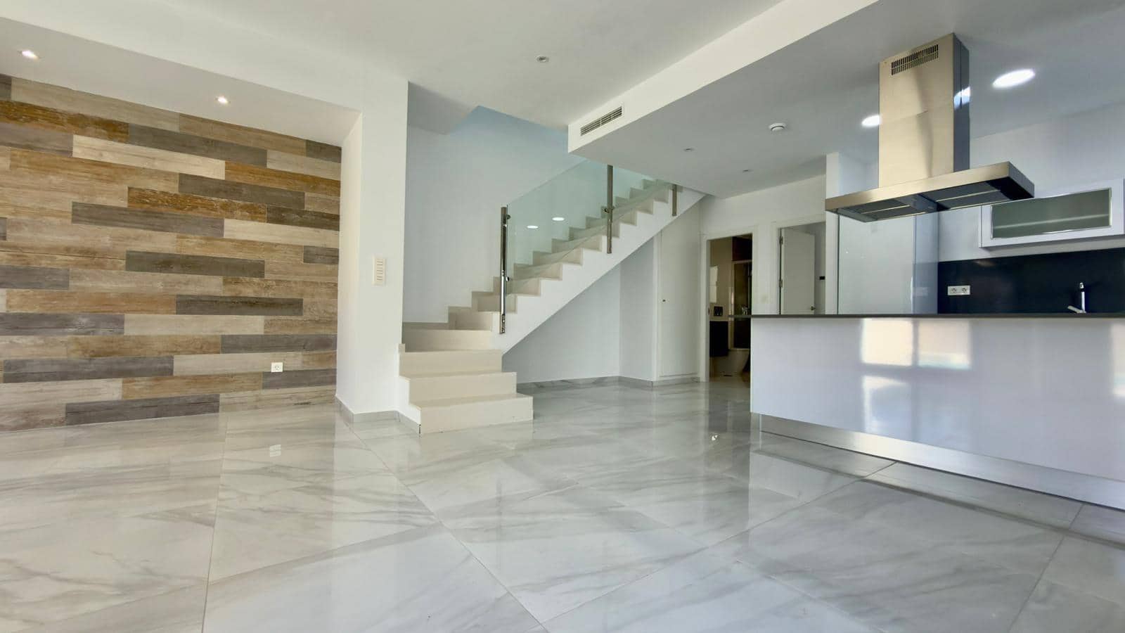 3 bedroom Villa for sale in Polop with pool - € 449,000 (Ref: 9344895)