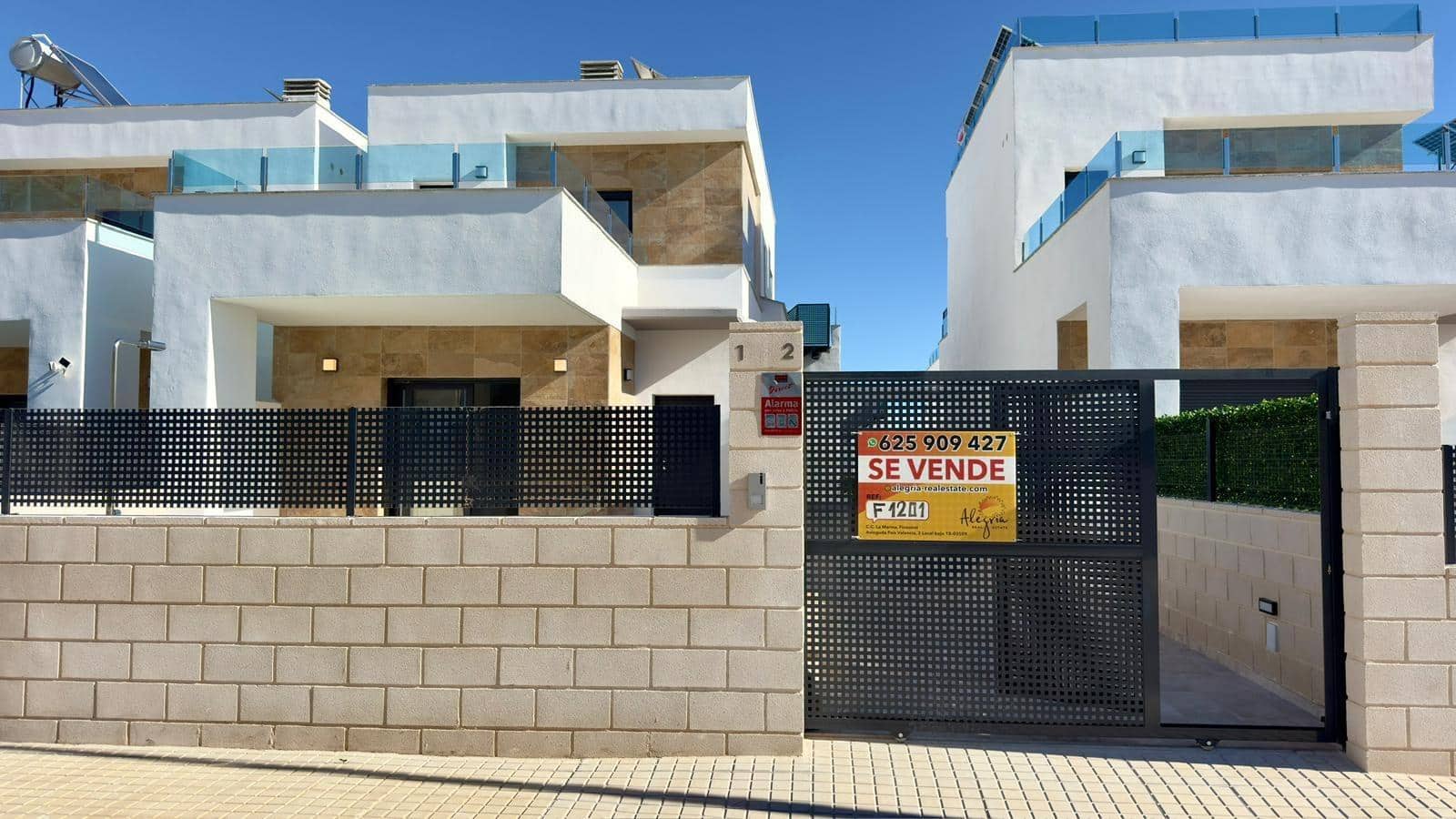 3 bedroom Villa for sale in Polop with pool - € 449,000 (Ref: 9344895)