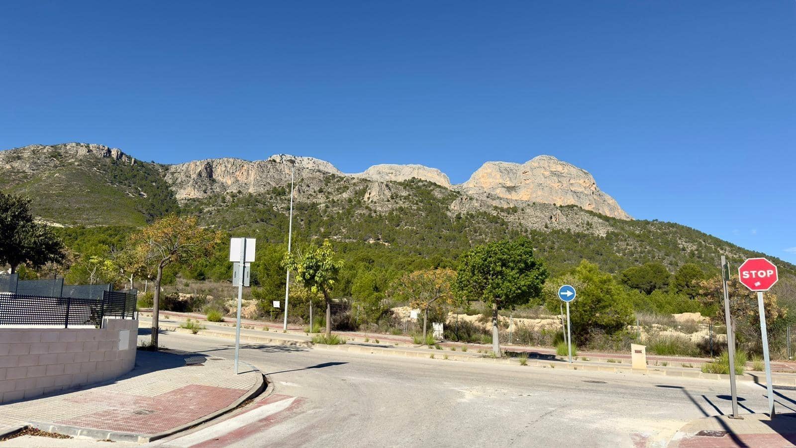 3 bedroom Villa for sale in Polop with pool - € 449,000 (Ref: 9344895)