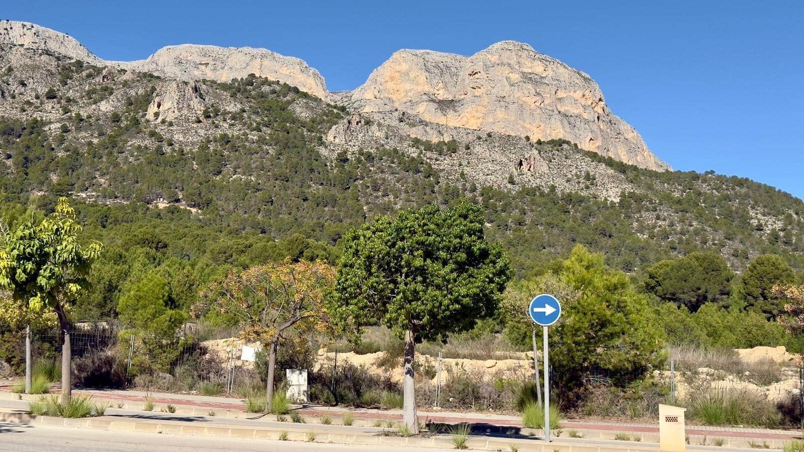 3 bedroom Villa for sale in Polop with pool - € 449,000 (Ref: 9344895)