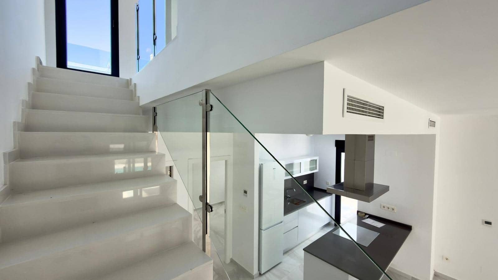 3 bedroom Villa for sale in Polop with pool - € 449,000 (Ref: 9344895)