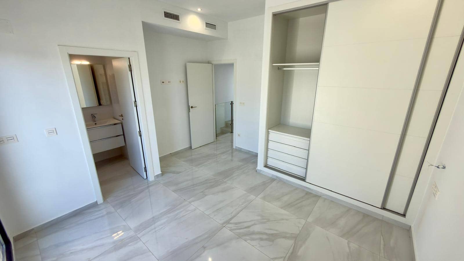 3 bedroom Villa for sale in Polop with pool - € 449,000 (Ref: 9344895)