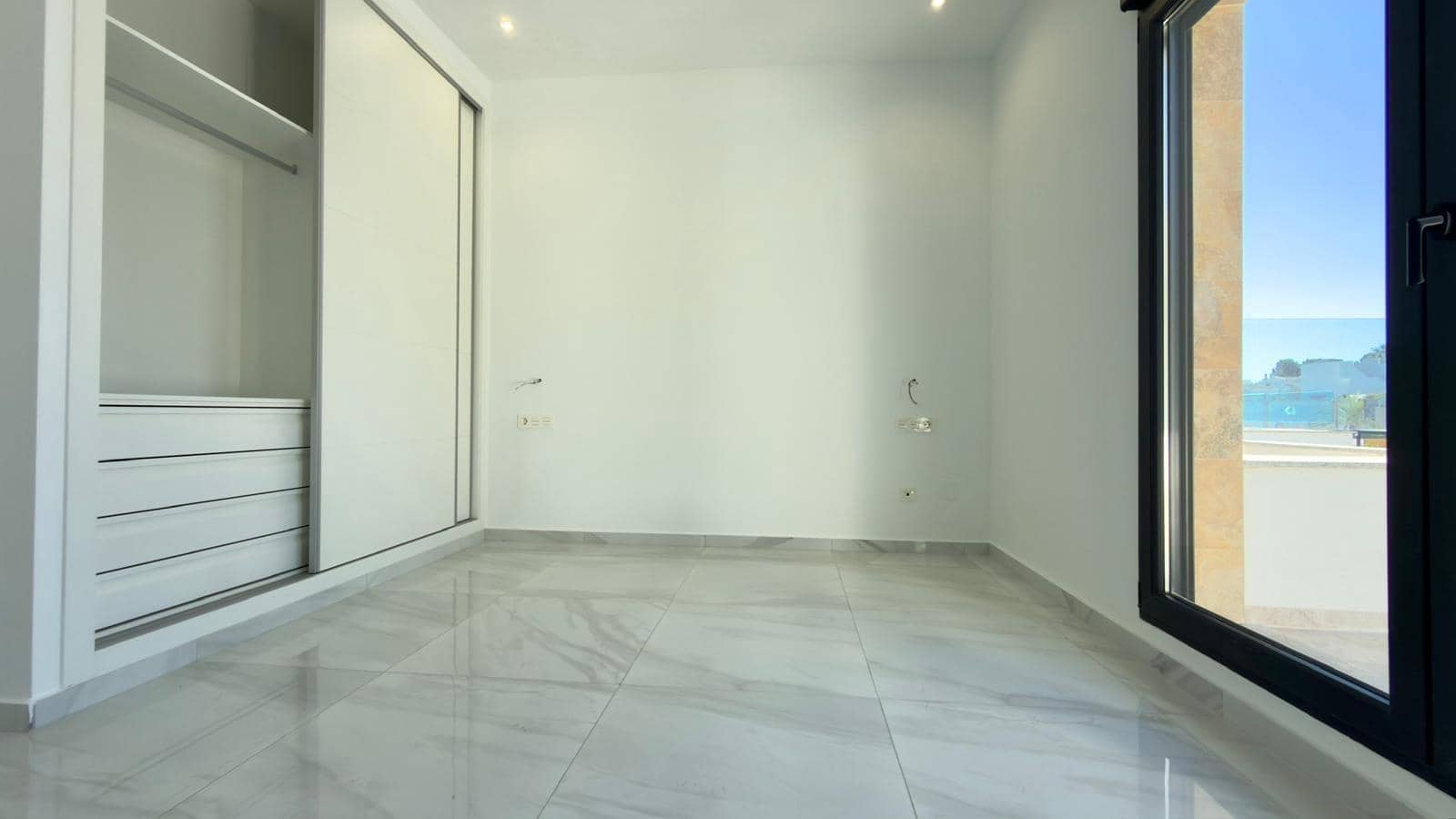 3 bedroom Villa for sale in Polop with pool - € 449,000 (Ref: 9344895)