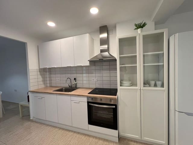 4 bedroom Apartment for rent in Alicante / Alacant city - € 1,300 (Ref: 9347441)