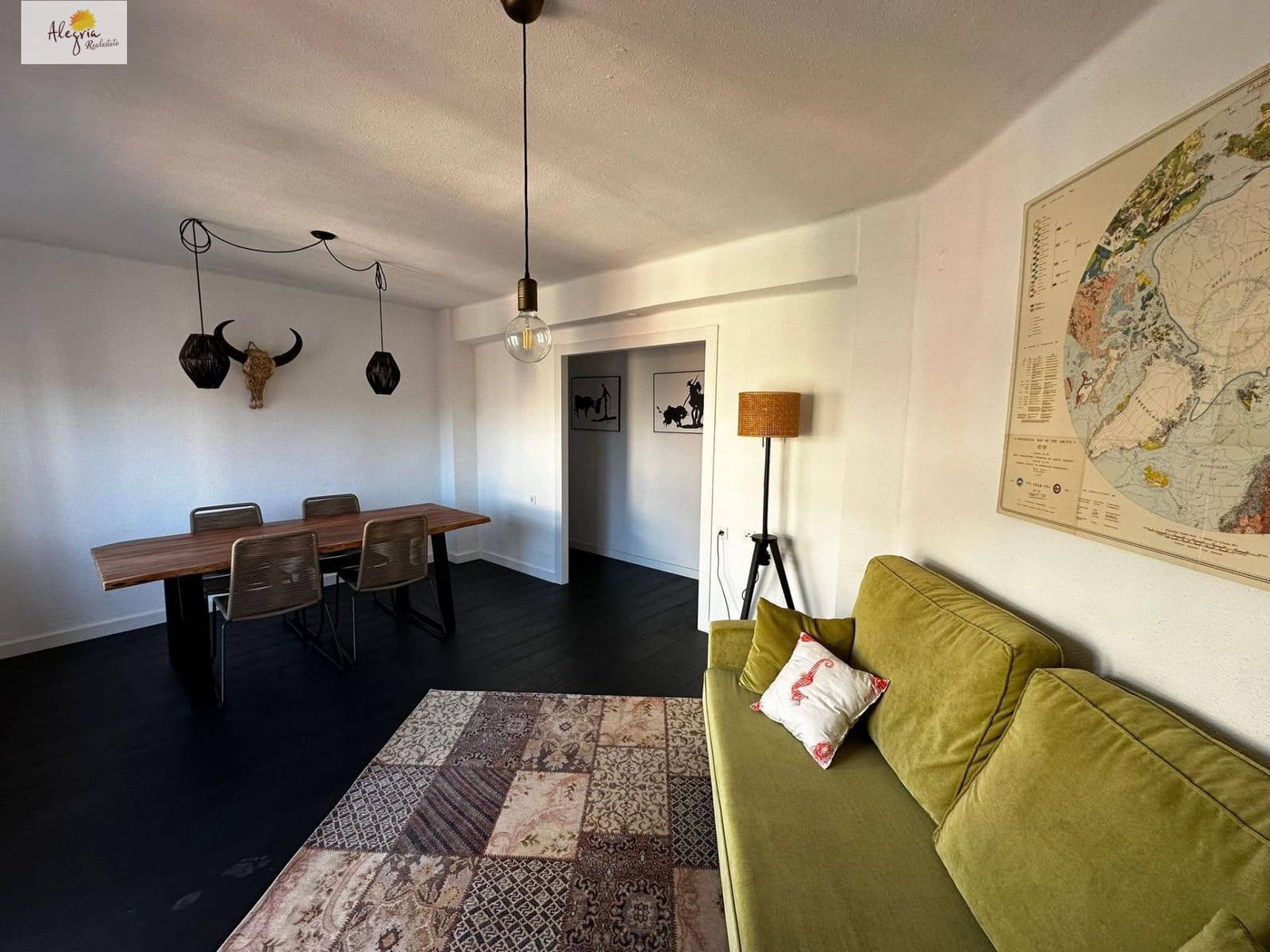 2 bedroom Apartment for rent in Valencia city - € 1,300 (Ref: 9353698)