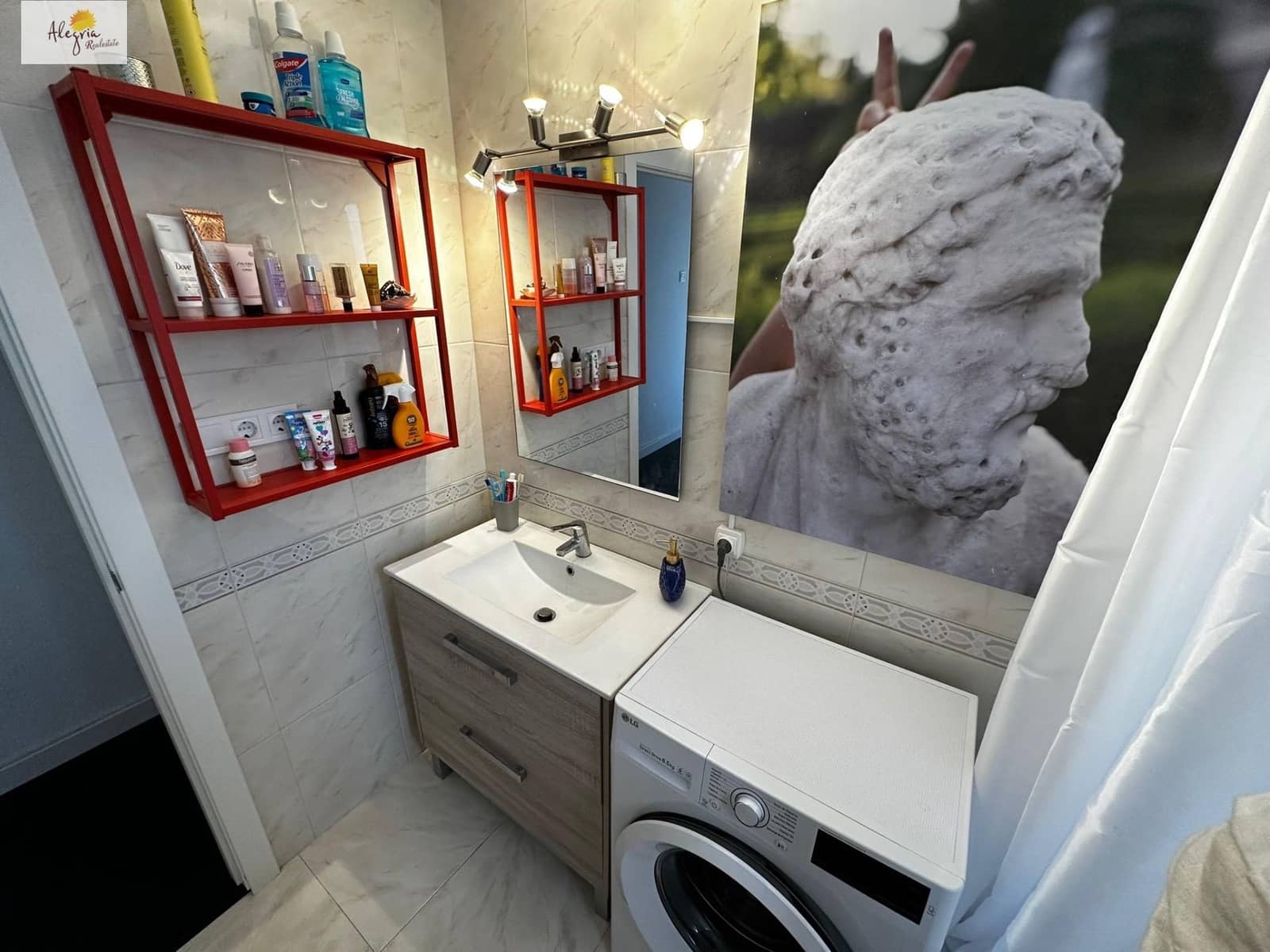 2 bedroom Apartment for rent in Valencia city - € 1,300 (Ref: 9353698)