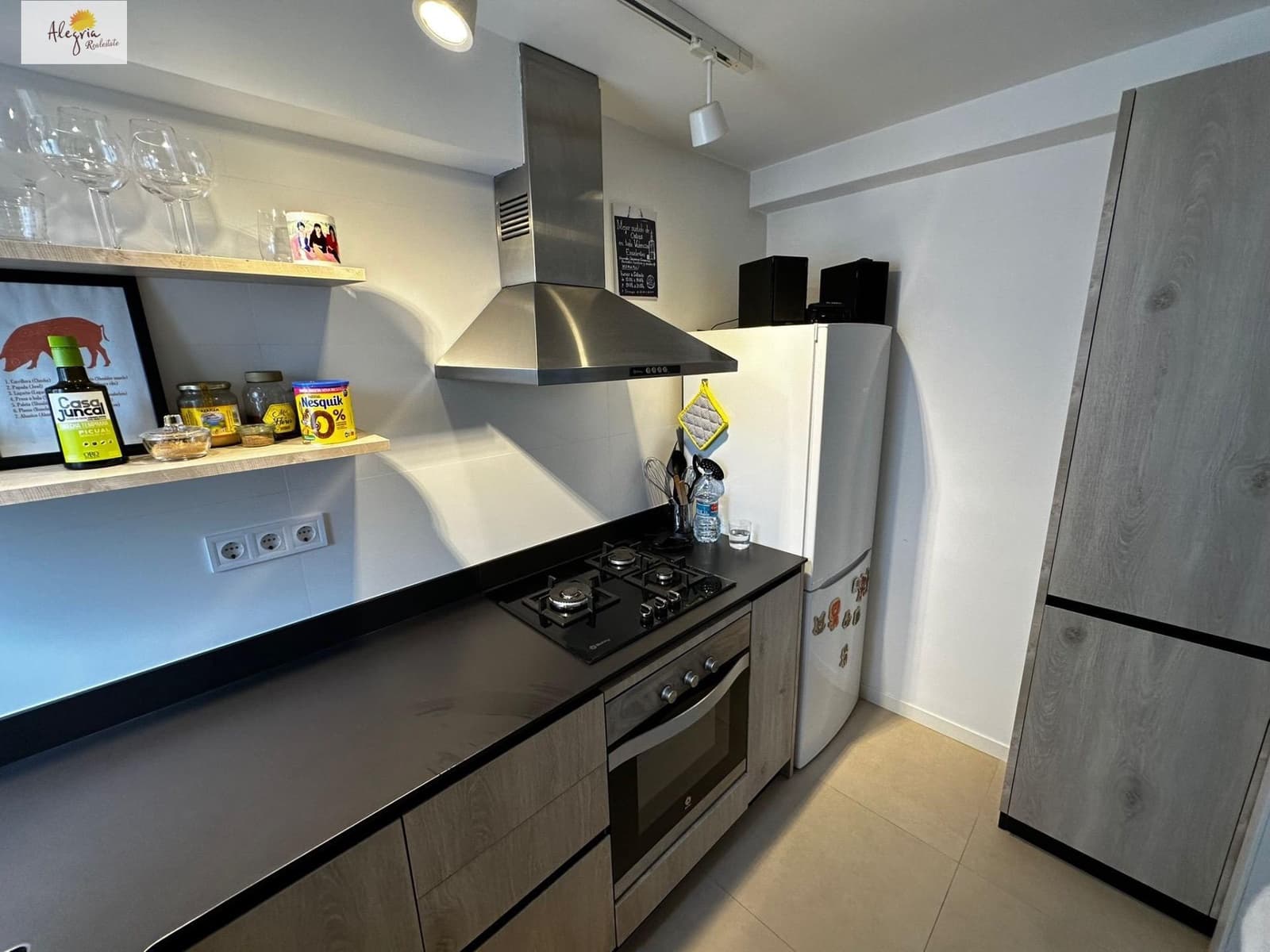 2 bedroom Apartment for rent in Valencia city - € 1,300 (Ref: 9353698)