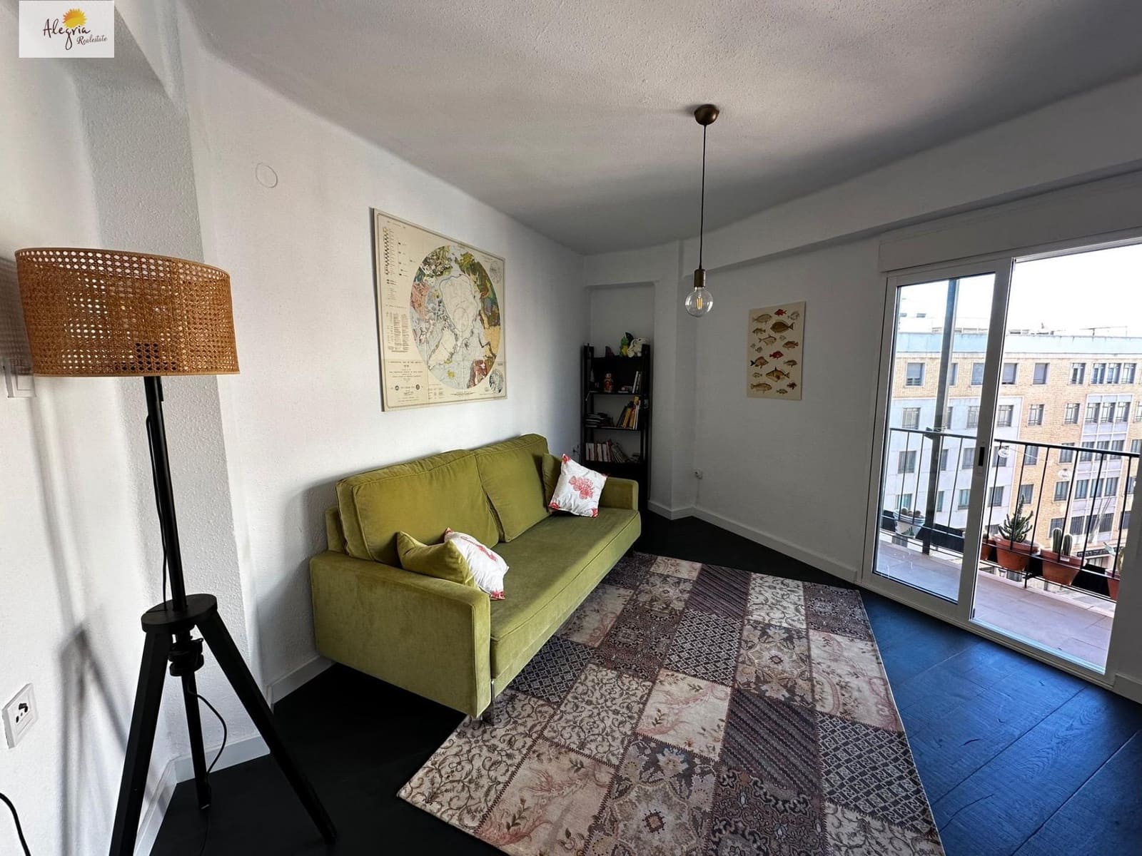 2 bedroom Apartment for rent in Valencia city - € 1,300 (Ref: 9353698)