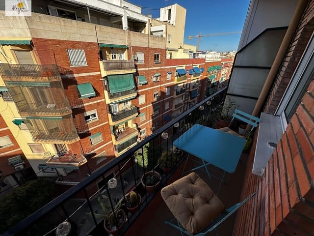 2 bedroom Apartment for rent in Patraix, Valencia city - € 1,300 (Ref: 9353698)