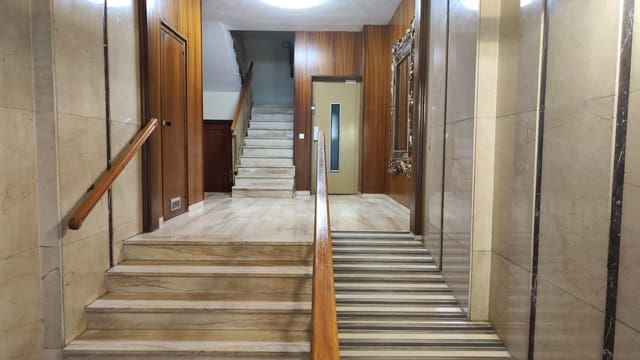 Comercial para venda em Alicante cidade - 510 000 € (Ref: 9353700)