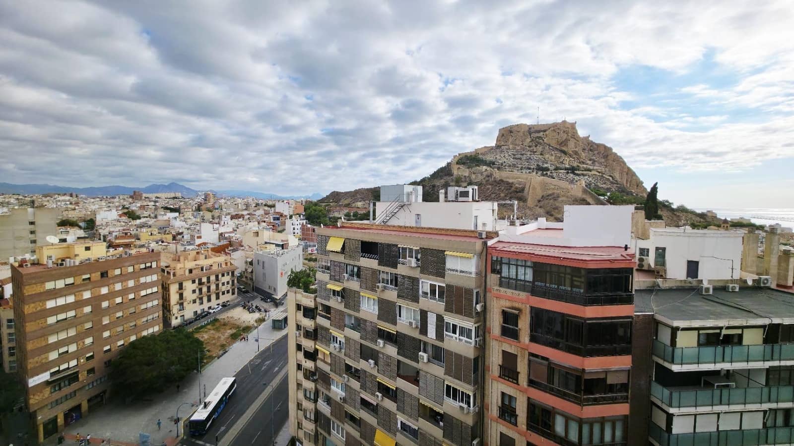 3 sovrum Lägenhet till salu i Alicante stad - 578 000 € (Ref: 9355944)