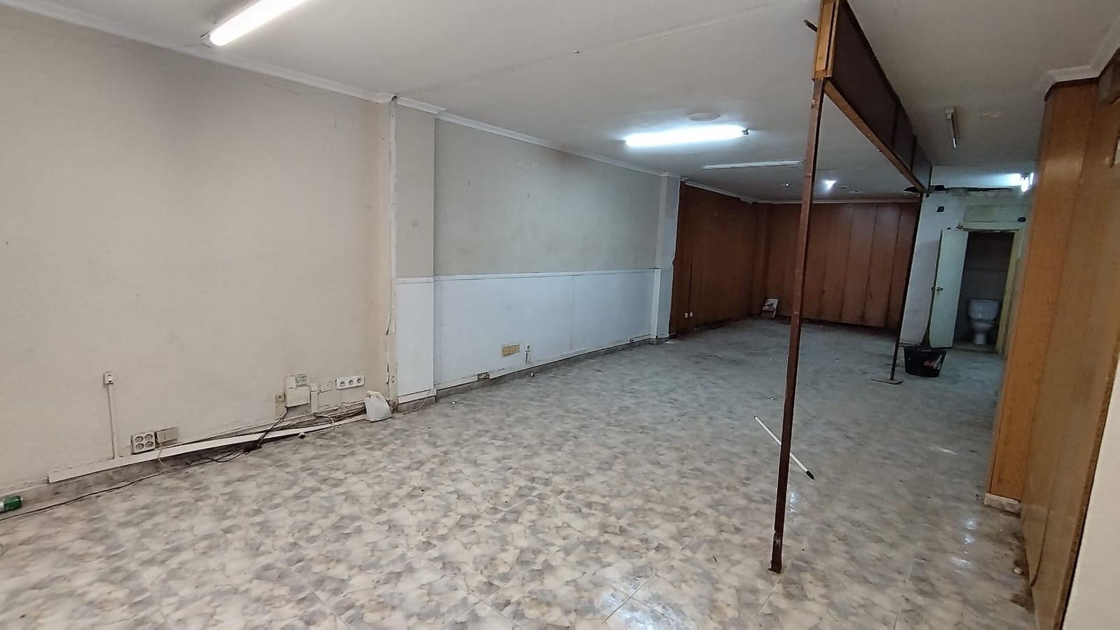 Commerciale da affittare in Alicante citta - 750 € (Rif: 9355945)