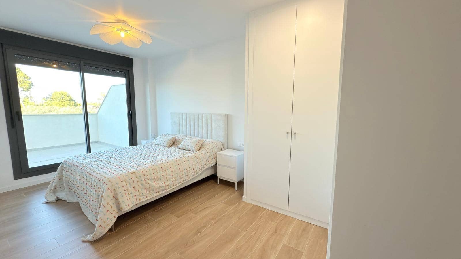 2 soveværelse Lejlighed til leje i San Juan de Alicante / Sant Joan d'Alacant med swimmingpool garage - € 1.700 (Ref: 9362437)