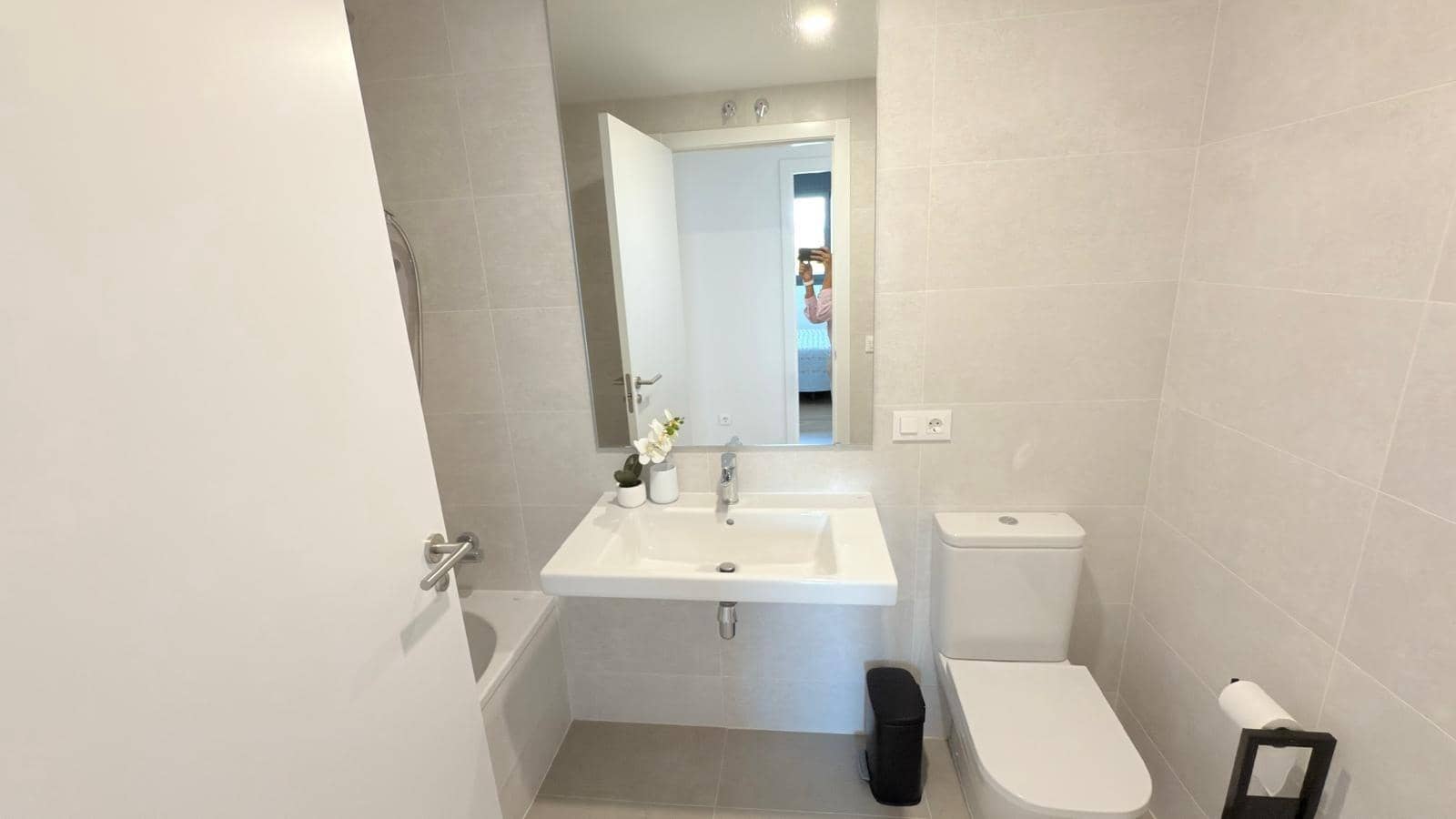 2 soveværelse Lejlighed til leje i San Juan de Alicante / Sant Joan d'Alacant med swimmingpool garage - € 1.700 (Ref: 9362437)