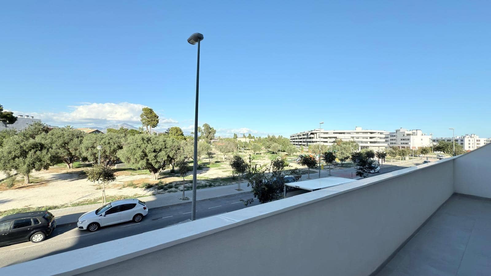 2 soveværelse Lejlighed til leje i San Juan de Alicante / Sant Joan d'Alacant med swimmingpool garage - € 1.700 (Ref: 9362437)