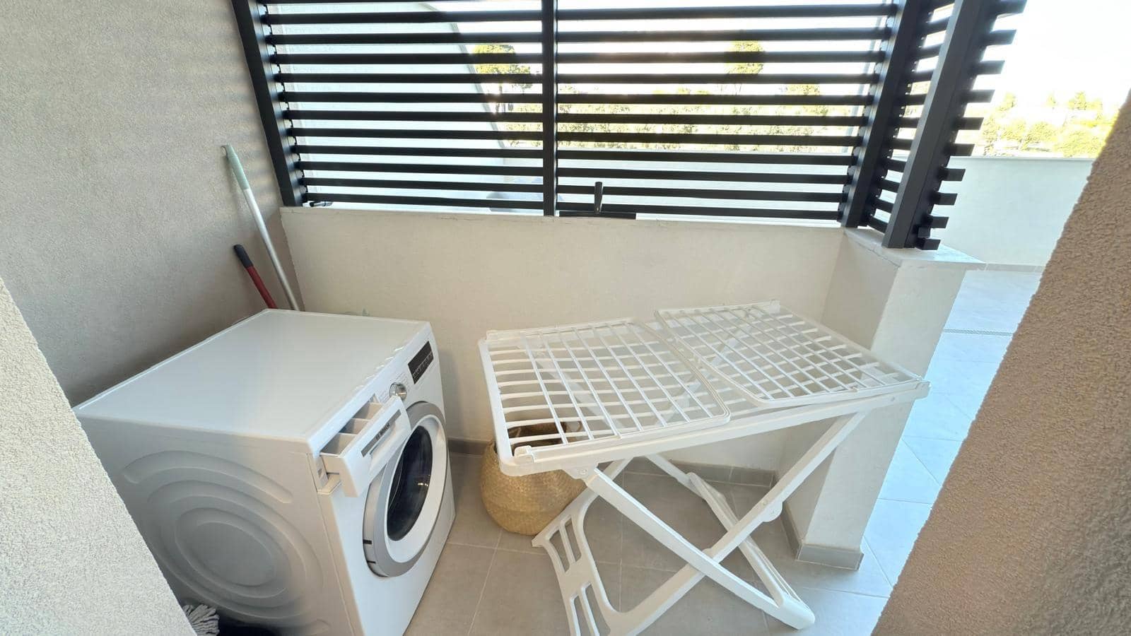 2 soveværelse Lejlighed til leje i San Juan de Alicante / Sant Joan d'Alacant med swimmingpool garage - € 1.700 (Ref: 9362437)