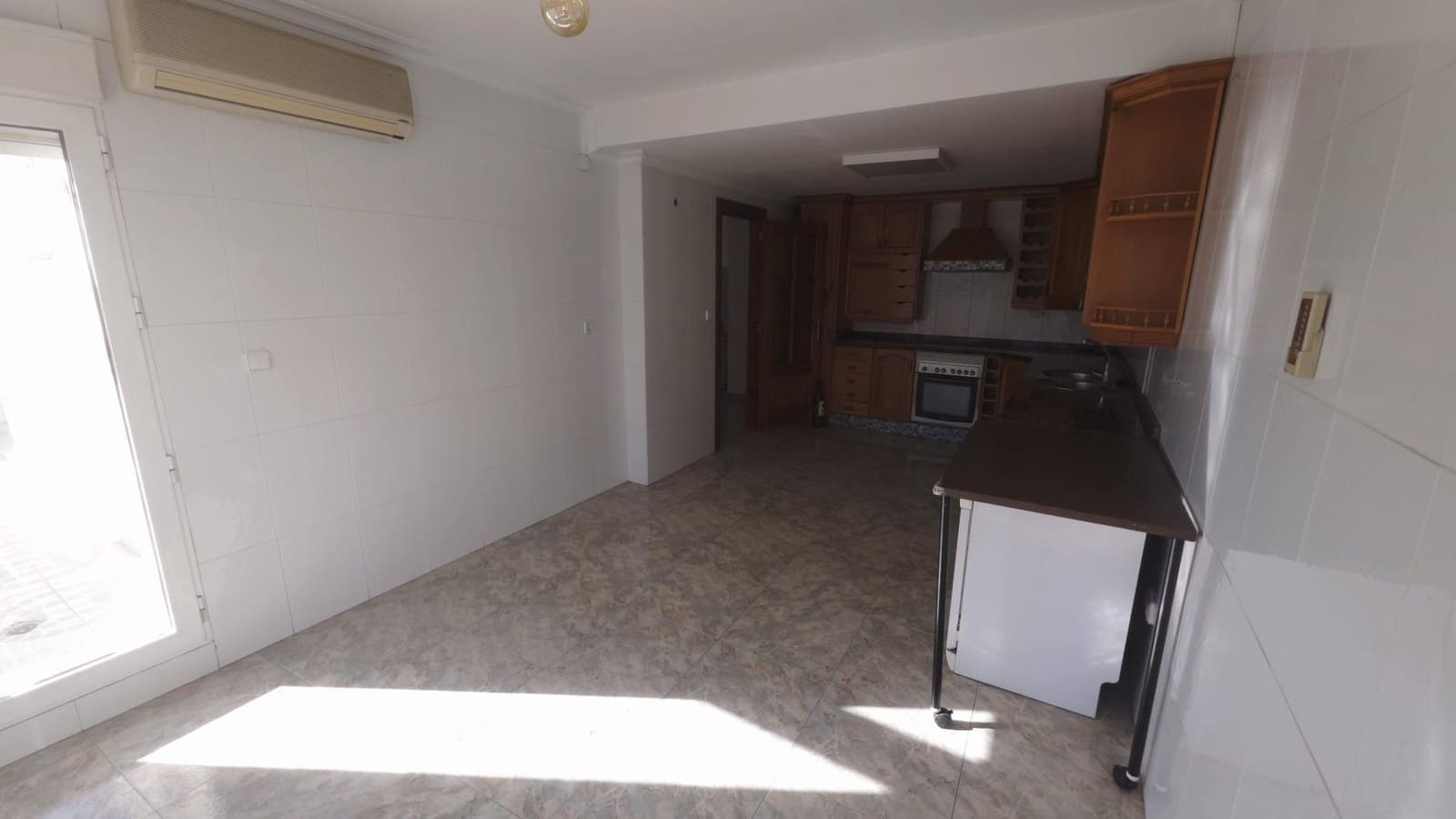 4 makuuhuone Kattohuoneisto vuokrattavana paikassa Alicante kaupunki mukana 
autotalli - 1 500 € (Ref: 9362438)