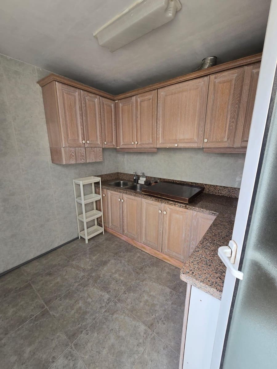 4 bedroom Penthouse for rent in Alicante / Alacant city with garage - € 1,500 (Ref: 9362438)