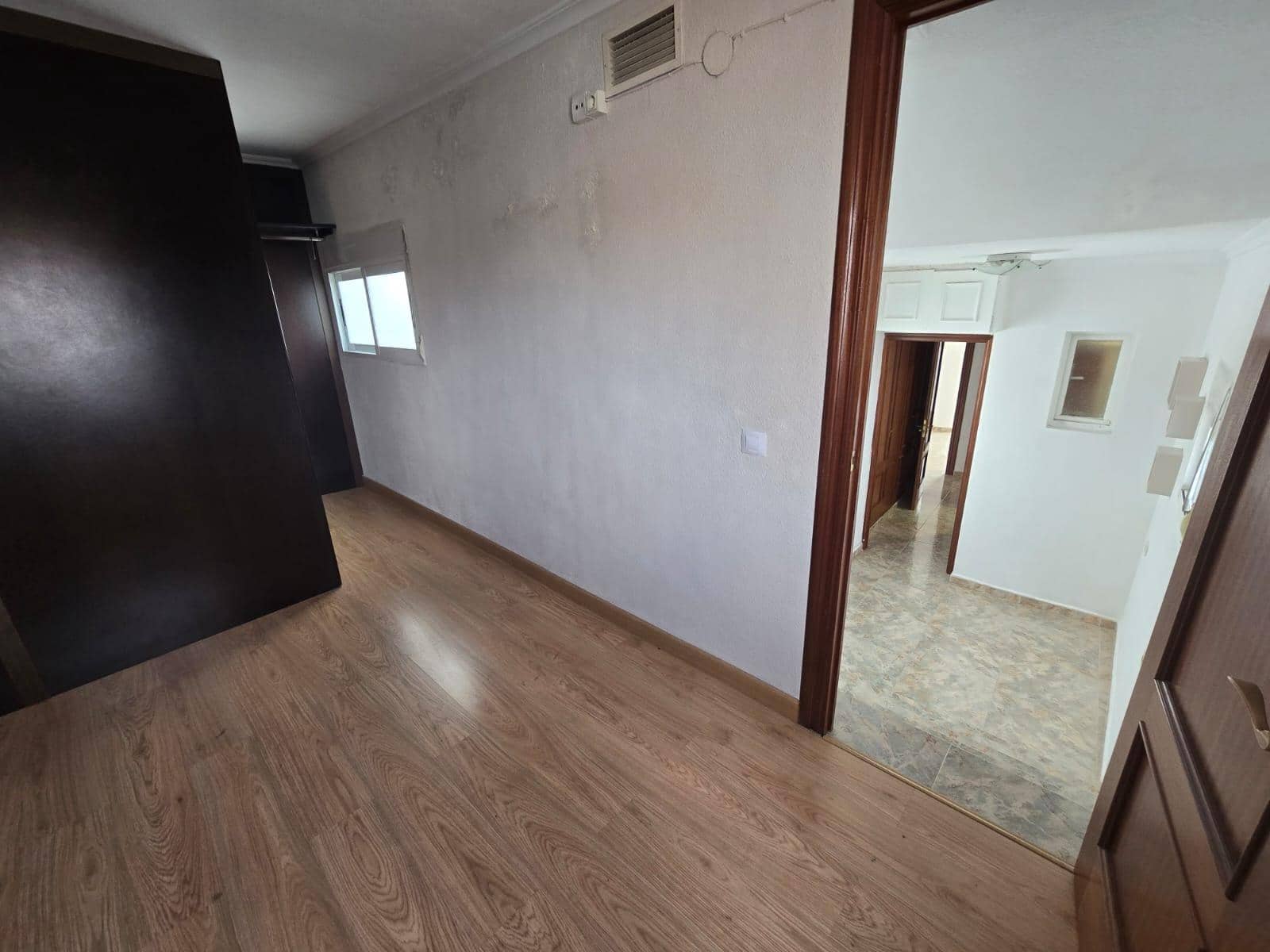 4 bedroom Penthouse for rent in Alicante / Alacant city with garage - € 1,500 (Ref: 9362438)