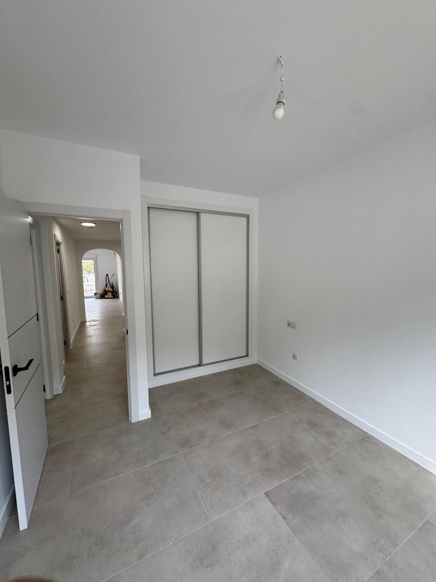 3 soveværelse Villa til salg i El Campello med garage - € 550.000 (Ref: 9374382)