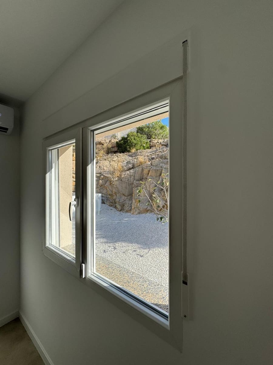 3 soveværelse Villa til salg i El Campello med garage - € 550.000 (Ref: 9374382)