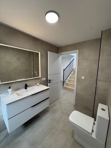 3 soveværelse Villa til salg i El Campello med garage - € 550.000 (Ref: 9374382)