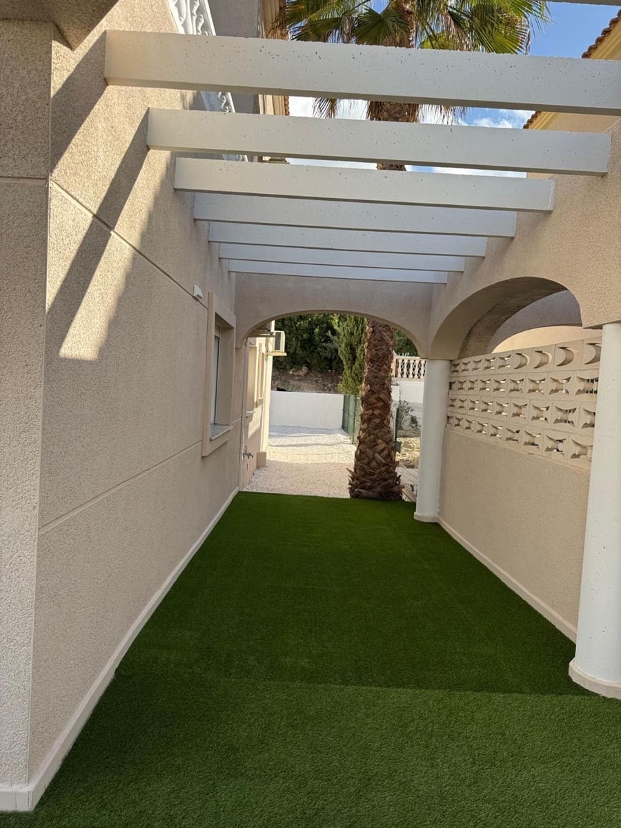 3 soveværelse Villa til salg i El Campello med garage - € 550.000 (Ref: 9374382)