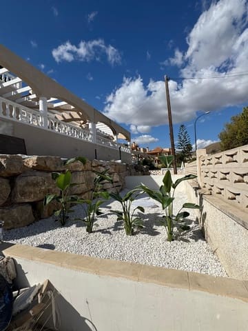 3 soveværelse Villa til salg i El Campello med garage - € 550.000 (Ref: 9374382)