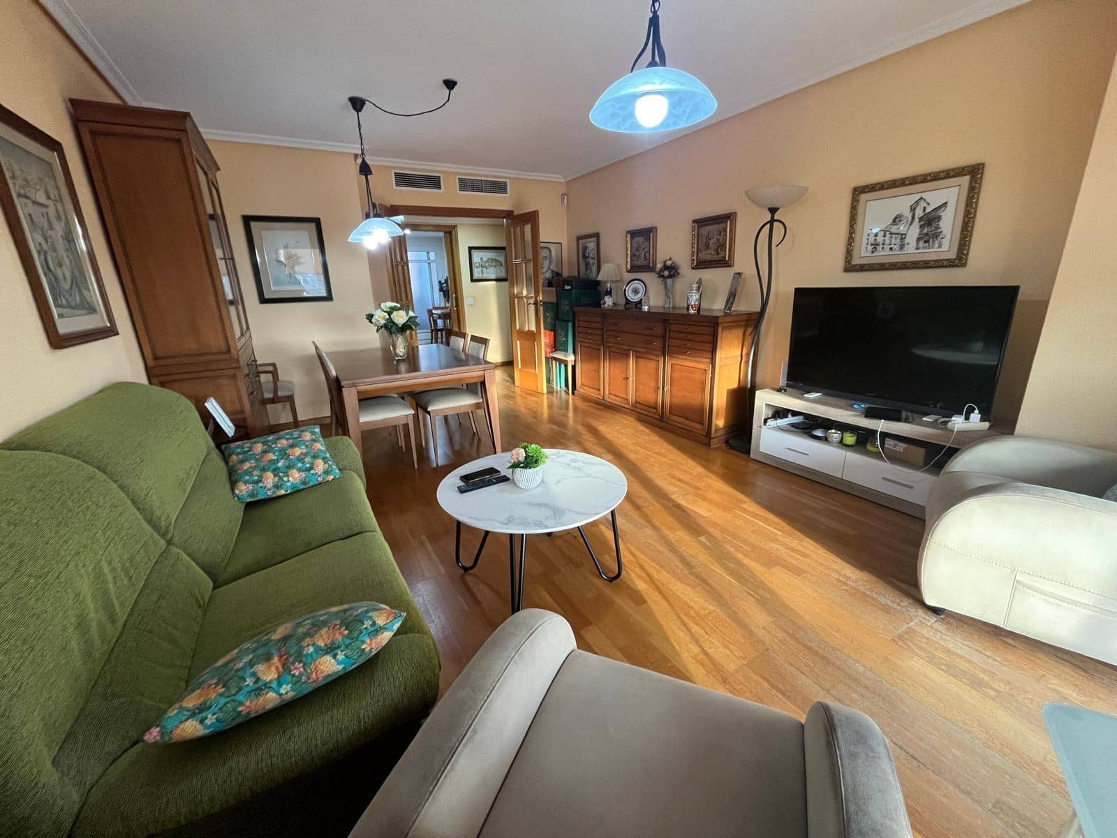 2 soverom Leilighet til salgs i Alicante by med svømmebasseng garasje - € 340 000 (Ref: 9379140)