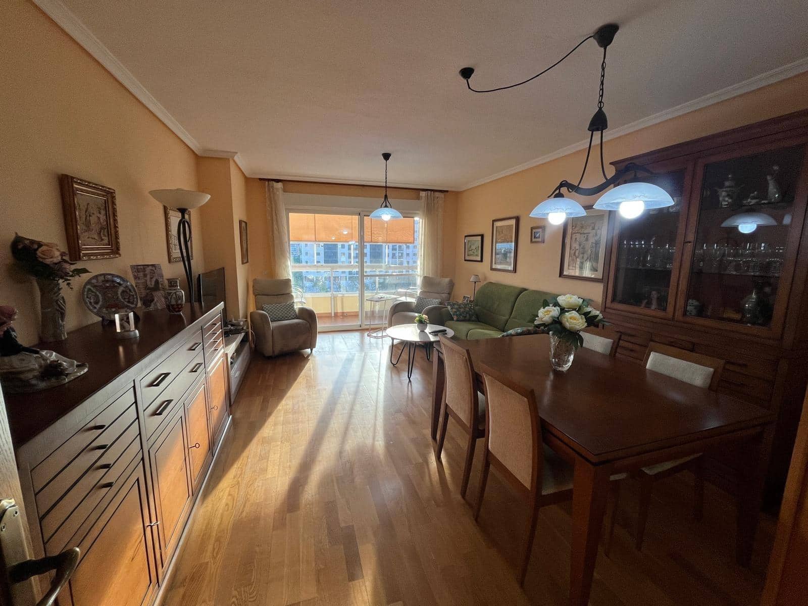 2 soverom Leilighet til salgs i Alicante by med svømmebasseng garasje - € 340 000 (Ref: 9379140)