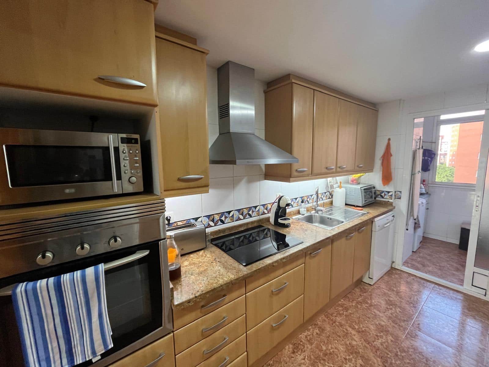 2 soverom Leilighet til salgs i Alicante by med svømmebasseng garasje - € 340 000 (Ref: 9379140)