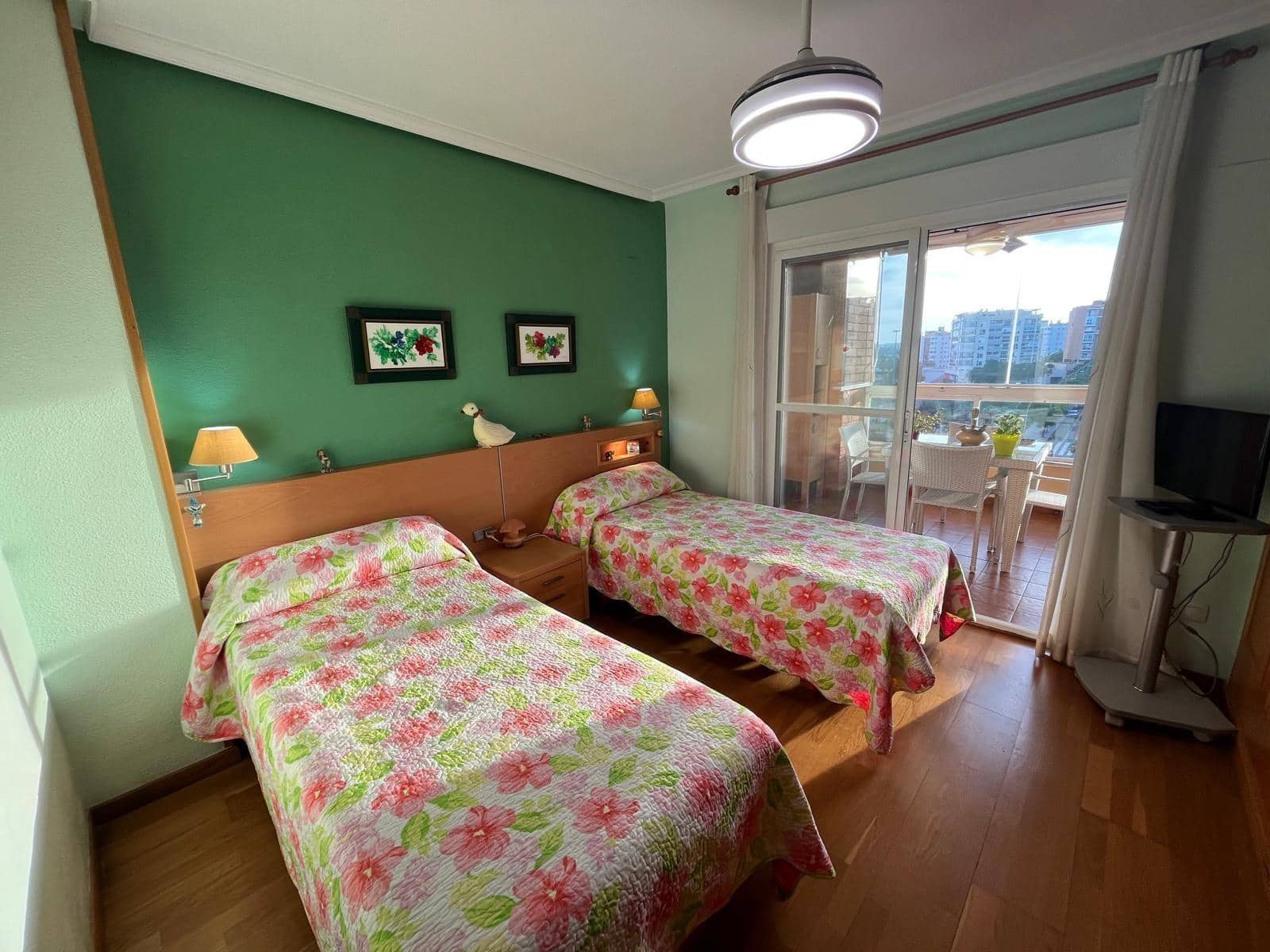 2 soverom Leilighet til salgs i Alicante by med svømmebasseng garasje - € 340 000 (Ref: 9379140)