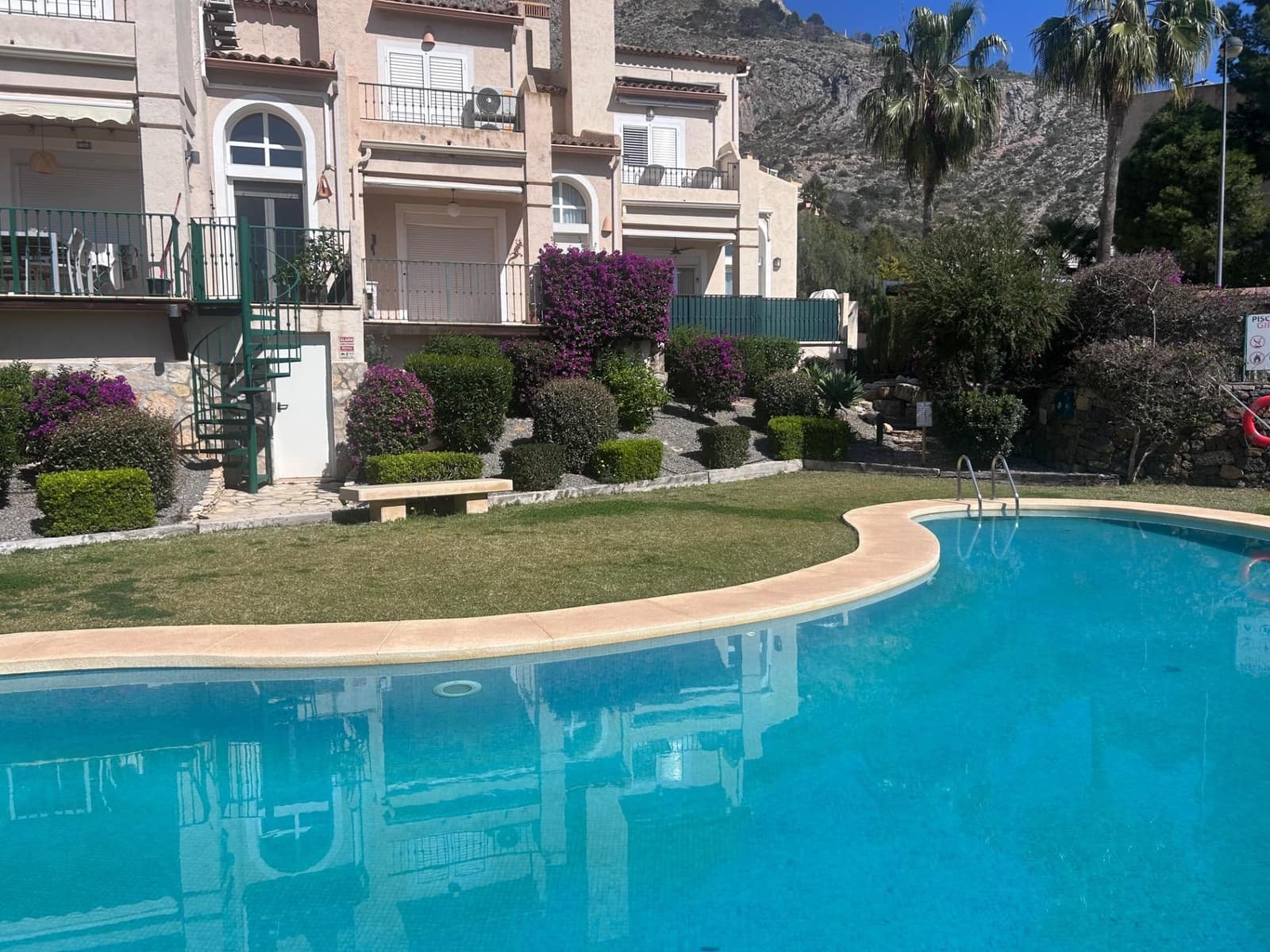 3 sovrum Radhus till salu i Altea med pool - 365 000 € (Ref: 9379141)