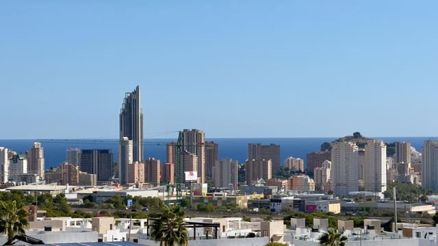 Apartamento de 2 habitaciones en Finestrat en venta con piscina - 465.000 € (Ref: 9379142)