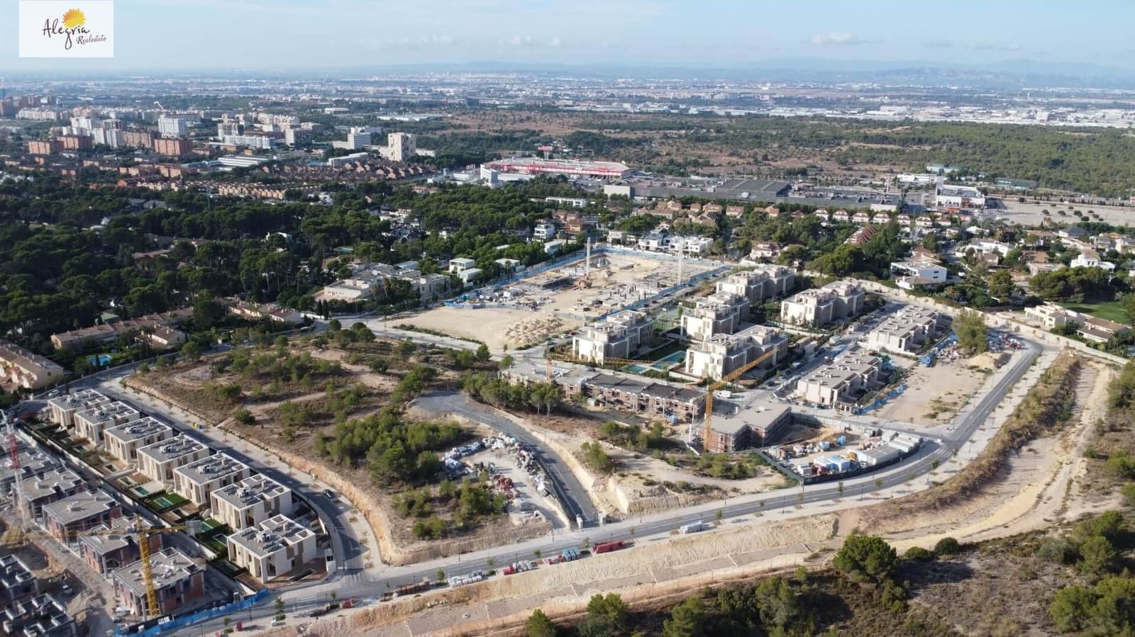 4 soverom Rekkehus til salgs i Campolivar med svømmebasseng - € 645 000 (Ref: 9385721)