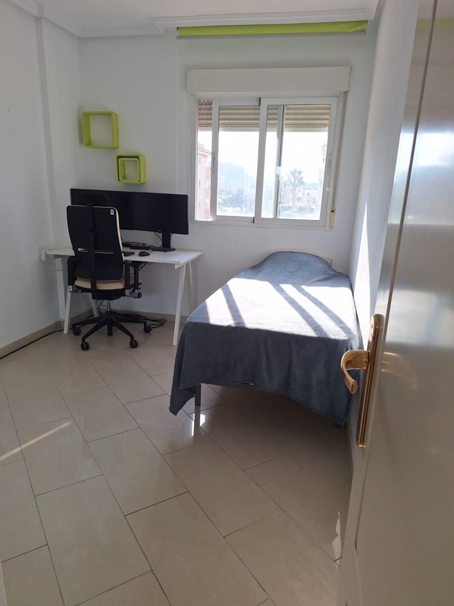 Piso de 3 habitaciones en Playa de San Juan en alquiler con piscina garaje - 1.800 € (Ref: 9403498)