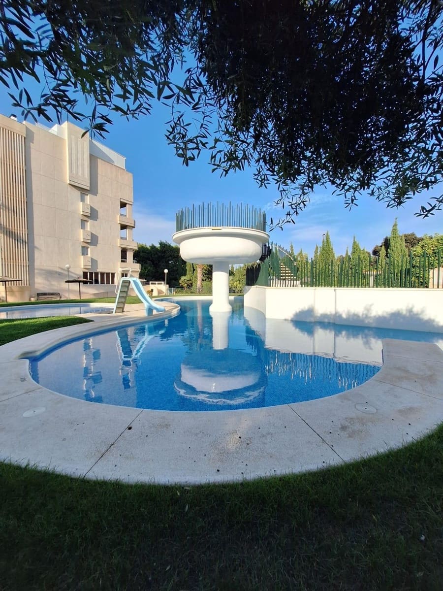 Piso de 3 habitaciones en Playa de San Juan en alquiler con piscina garaje - 1.800 € (Ref: 9403498)