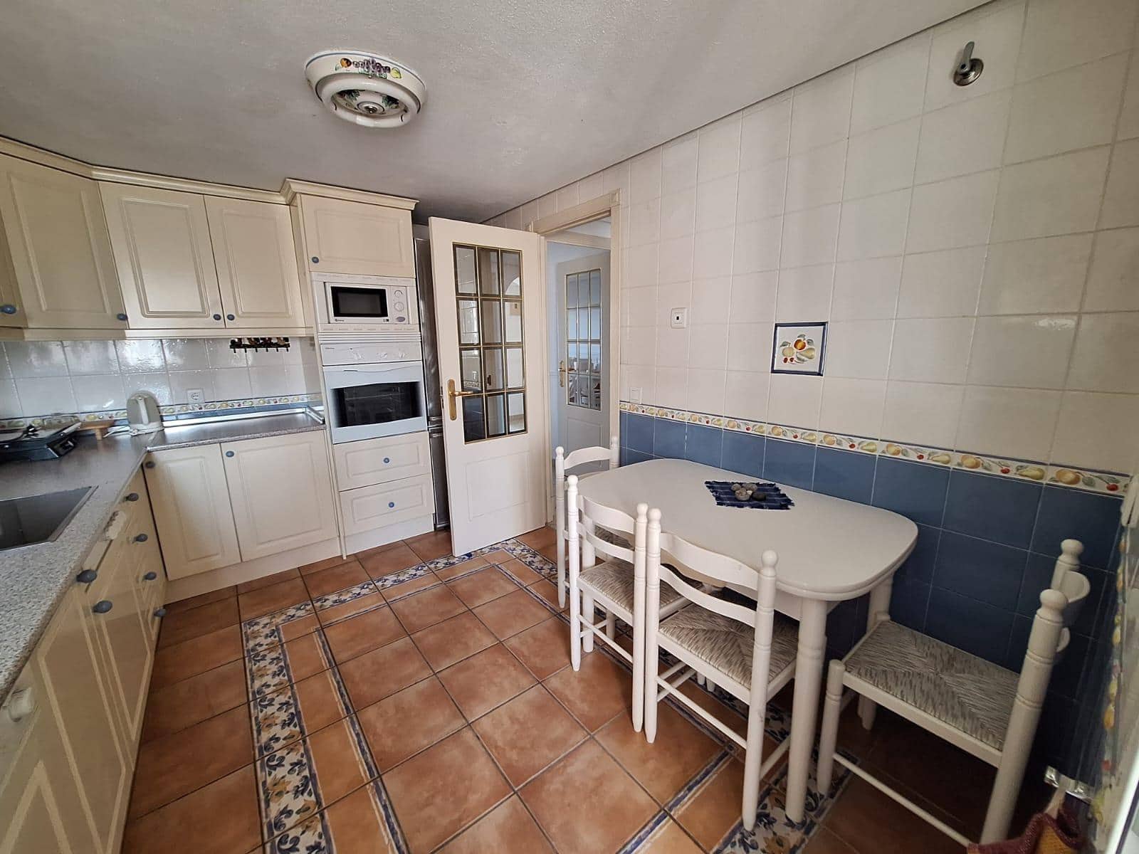 Piso de 3 habitaciones en Playa de San Juan en alquiler con piscina garaje - 1.800 € (Ref: 9403498)