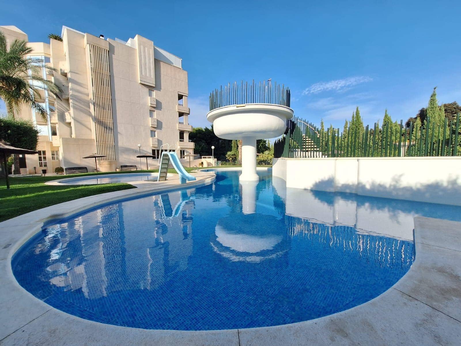 Piso de 3 habitaciones en Playa de San Juan en alquiler con piscina garaje - 1.800 € (Ref: 9403498)