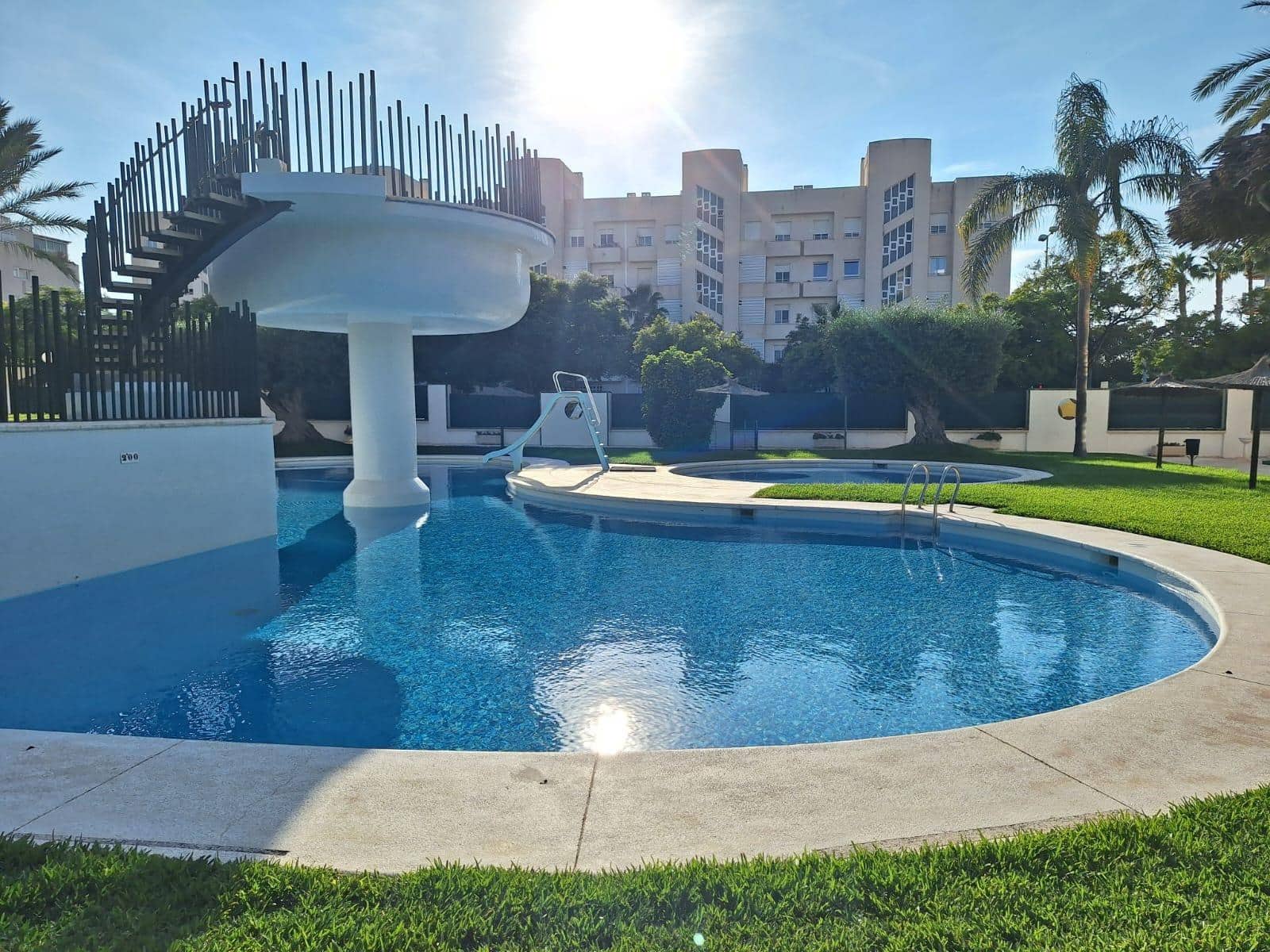 Piso de 3 habitaciones en Playa de San Juan en alquiler con piscina garaje - 1.800 € (Ref: 9403498)