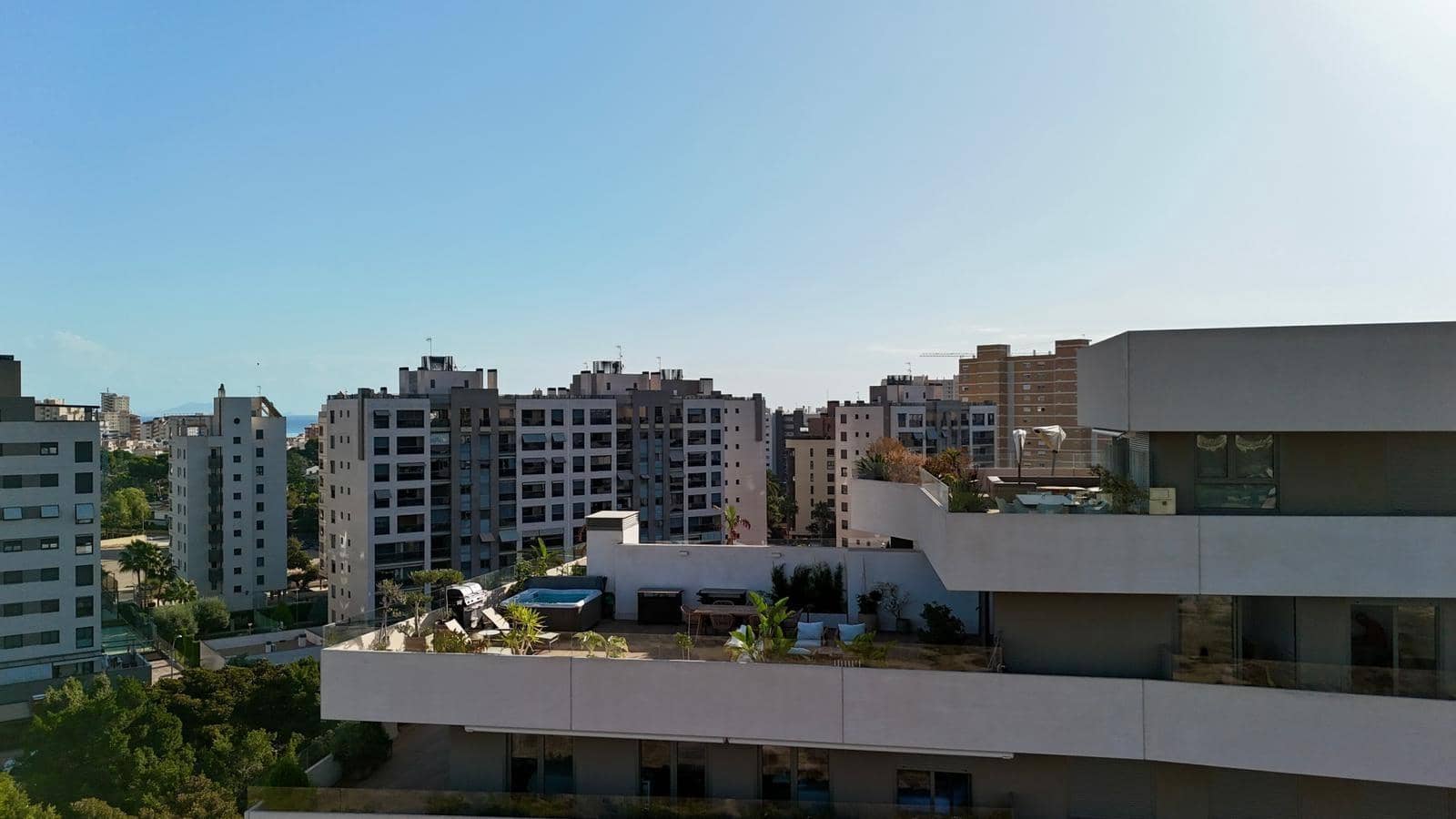 3 sovrum Takvåning till salu i Alicante stad med pool garage - 975 000 € (Ref: 9406733)