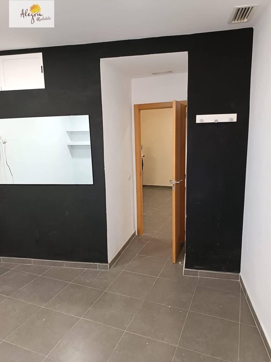 3 slaapkamer Commercieel te koop in Burjassot - € 135.000 (Ref: 9406734)