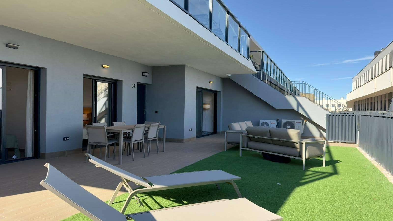 Apartamento de 3 habitaciones en Santa Pola en alquiler con piscina garaje - 1.700 € (Ref: 9414216)