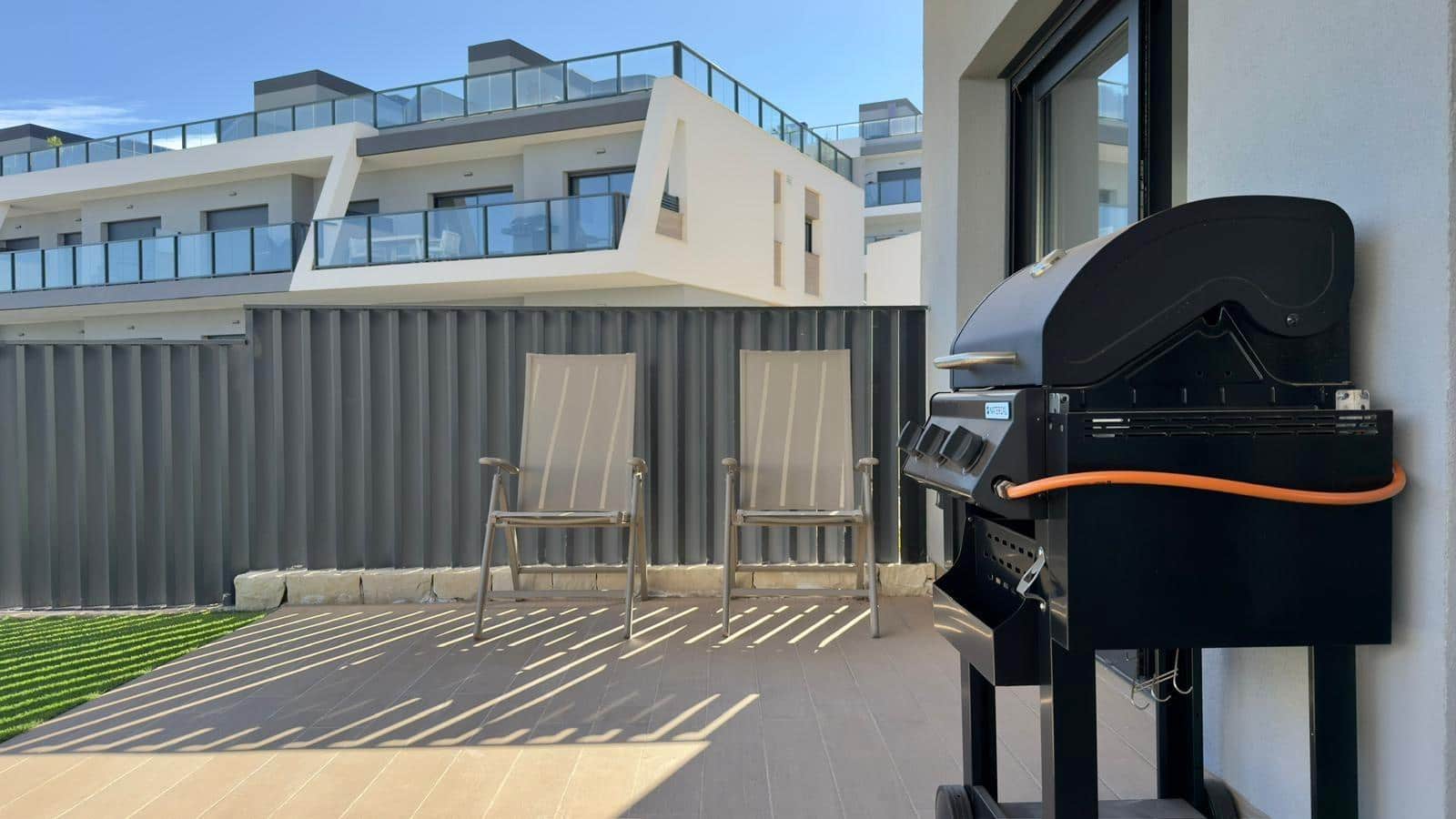 Apartamento de 3 habitaciones en Santa Pola en alquiler con piscina garaje - 1.700 € (Ref: 9414216)