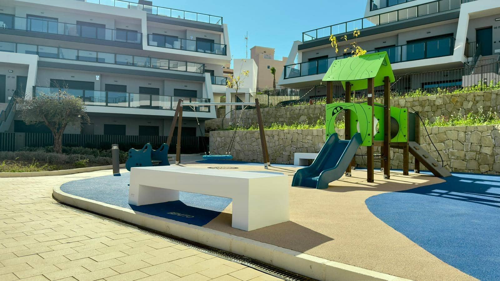 Apartamento de 3 habitaciones en Santa Pola en alquiler con piscina garaje - 1.700 € (Ref: 9414216)