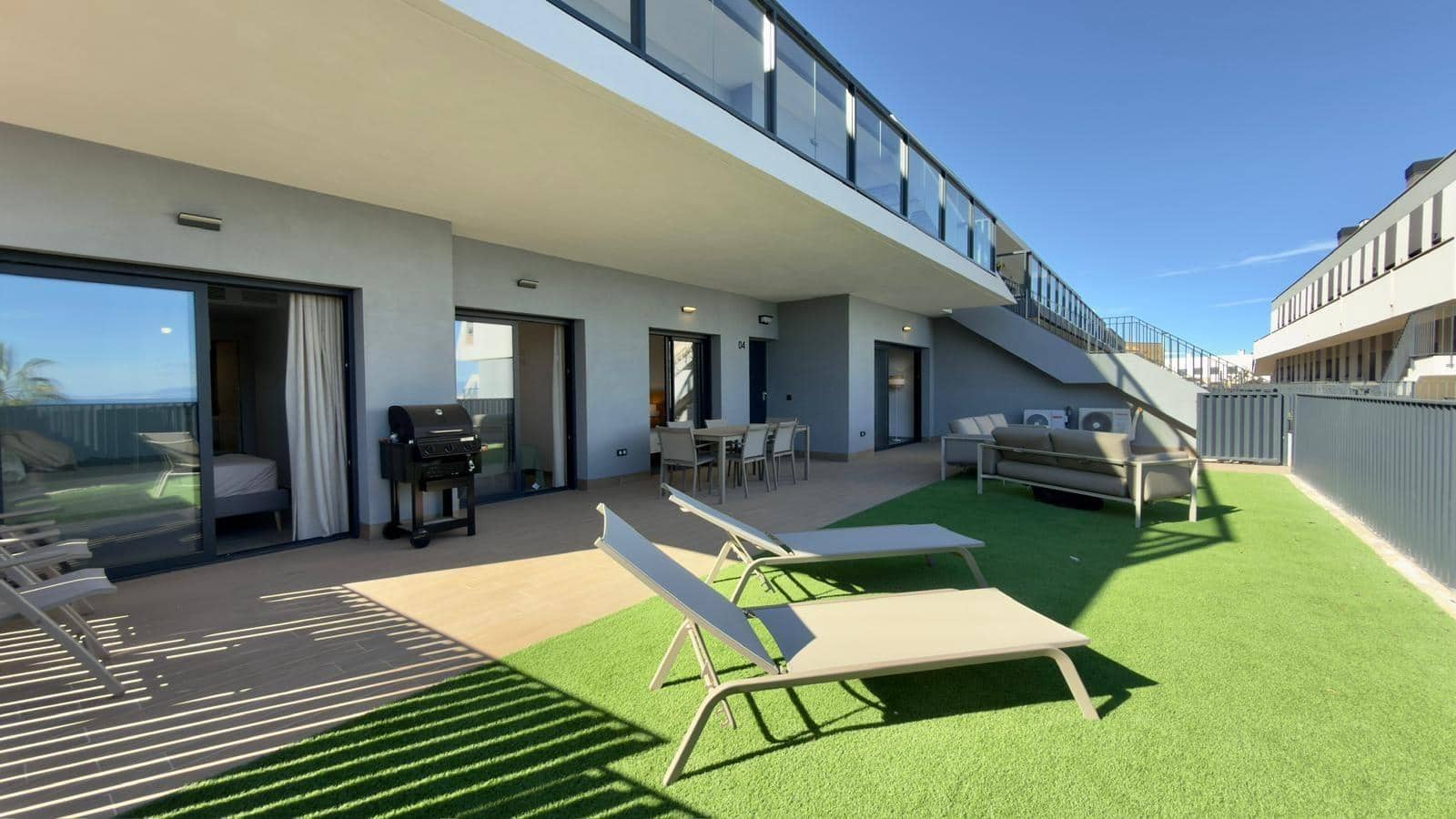 Apartamento de 3 habitaciones en Santa Pola en alquiler con piscina garaje - 1.700 € (Ref: 9414216)