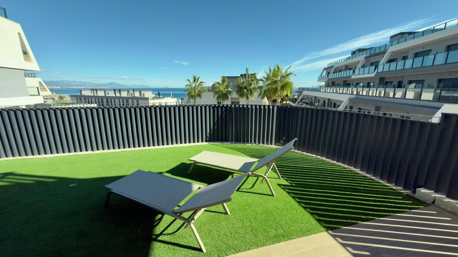 Apartamento de 3 habitaciones en Santa Pola en alquiler con piscina garaje - 1.700 € (Ref: 9414216)